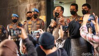 Ferdy Sambo sebelumnya dijatuhi sanksi PTDH terkait kasus dugaan pembunuhan terhadap Brigadir Nopriansyah Yosua Hutabarat (Brigadir J). Dia tak terima dan mengajukan permohonan banding.