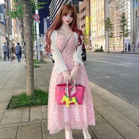 Hampir 10 tahun berlalu setelah kemunculannya sebagai boneka Perancis kini penampilannya semakin tak dikenali. Dalam berbagai foto di media sosial, wajah Vanilla tampak terlalu mirip dengan boneka entah karena tindakan, makeup, atau editan.Foto: Instagram Vanilla Chamu