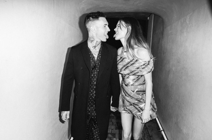 Adam Levine dan Behati Prinsloo Kompak Promosikan Bisnis Tequila Mereka
