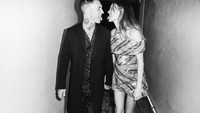 Pernikahan Adam Levine dan Behati Prinsloo saat ini pun jadi sorotan. Keduanya mengikat janji suci pada tahun 2014 dan kini Behati tengah hamil anak ketiga.