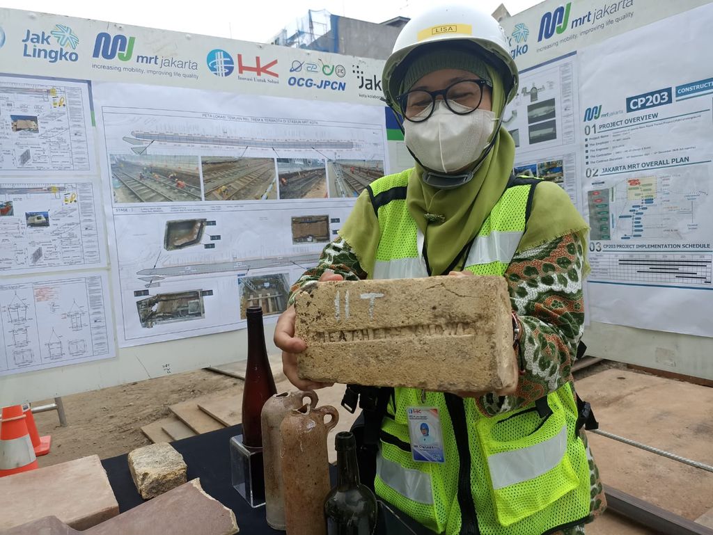 Artefak yang ditemukan di lokasi proyek MRT Glodok (Tiara-detikcom)