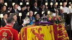 Perpisahan Terakhir Jenazah Ratu Elizabeth II di Kapel St George
