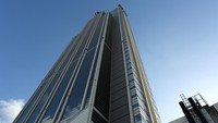 Posisi kelima dipegang oleh Osaka Prefectural Government Sakishima Building. Bangunan ini memiliki 52 lantai dengan tinggi mencapai 256 meter. 