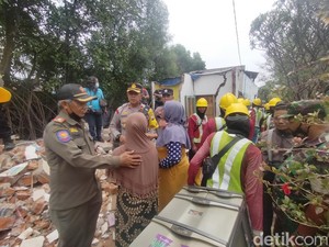 11 Rumah di Asemrowo-Benowo Surabaya Digusur untuk Normalisasi Sungai