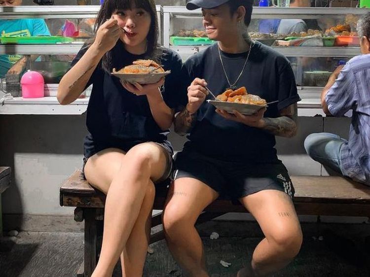 Mesranya Reza Arap dan Wendy Walters Saat Makan Warteg Berdua