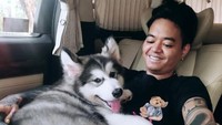 Banyak netizen yang berspekulasi perselingkuhan yang dilakukan Reza Arap. Tetapi Wendy Walters sendiri tidak mengonfirmasi terkait isu yang terlanjur beredar. Foto: Instagram/ybrap
