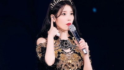 10 Gaya Mewah IU di Konser The Golden Hour, Bak Princess Hingga Ala Militer