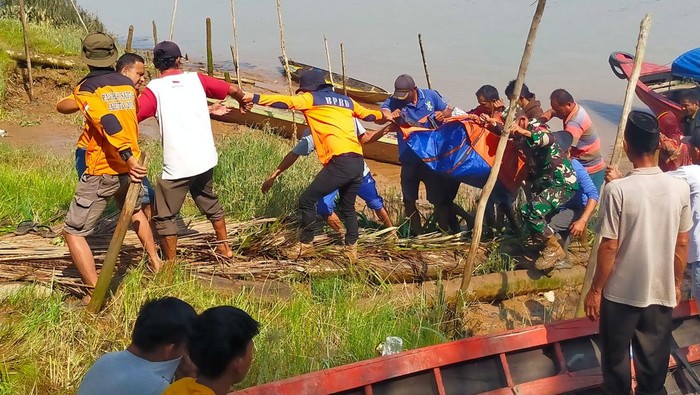 Ketua RT di Banyuasin, Ujang ditemukan tewas usai hilang diterkam buaya. (Foto: Istimewa)