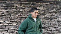 Di foto itu, rambutnya terlihat plontos. Foto: (dok. Instagram @kto940620)