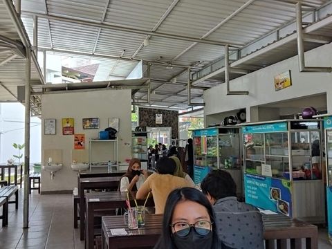 Kantin Filsafat UGM yang dijuluki Bonbin, Selasa (20/9/2022).