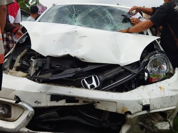 Ringsek! Mobil Tabrak 10 Motor di Kasihan Bantul