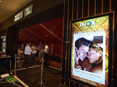 Bioskop Pertama di Khasmir Resmi Dibuka Hari Ini