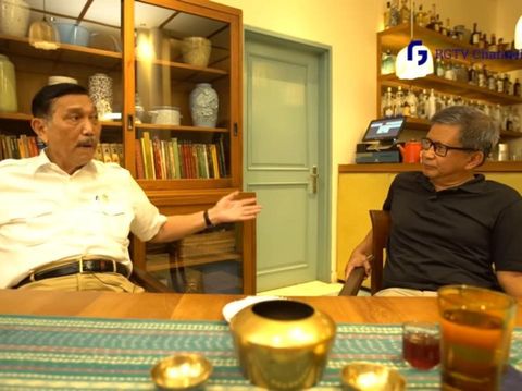 Luhut Binsar dan Rocky Gerung