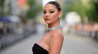 Madelyn Cline awalnya terjun ke dunia hiburan dengan bekerja di iklan televisi. Foto: Getty Images for Netflix/Vivien Killilea