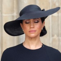 “Sulit untuk mengatakan apakah tangisannya itu tulus atau tidak tapi Meghan sudah pasti tahu kalau tangisannya akan terlihat dan dipotret,” kata pakar bahasa tubuh Adrianne Carter seperti dikutip Daily Star. Foto: Dok. Getty Images, Wireimage