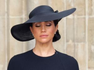 Meghan Markle Nangis di Pemakaman Ratu Elizabeth, Ahli: Air Mata Buaya