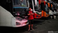Suyatno seorang supir bus AKAP (Antar Kota Antar Provinsi) mengungkapkan bahwa sejak BBM mengalami kenaikan harga membuat kelangkaan pada bahan bakar Bio Solar. Jadi satu bus hanya dijatahi 200 liter saja perhari. Selain itu ongkos bus naik menjadi Rp 250.000 untuk wilayah Jakarta-Jawa Timur dari harga semula Rp 210.000.