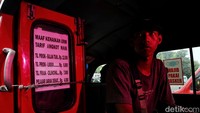 Bahkan angkutan kota (Angkot) terpaksa harus menaikan tarif ongkos dikarenakan kenaikan harga BBM.