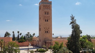 Menyusuri Kota Marrakesh di Kaki Pegunungan Atlas