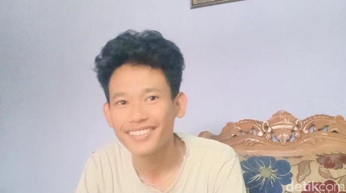 Muhammad Agung Hidayatullah alias MAH pemuda madiunt tersangka Bjorka