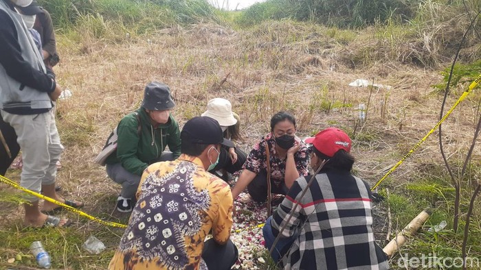 Onee Anggrawati, istri Iwan PNS Semarang saksi korupsi tewas dibunuh tabur bunga di TKP, kawasan Marina, Kota Semarang, Selasa (20/9/2022).