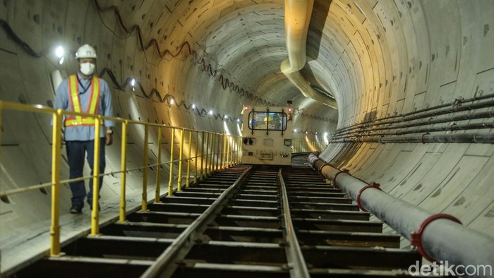 Pengerjaan MRT Jakarta Fase 2A terus dikebut, salah satunya pengerjaan paket CP 201 yang menghubungkan Bundaran HI-Harmoni. Begini progres terkini proyek tersebut.