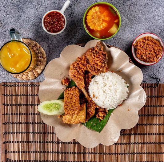 Nyamm! 5 Ayam Kremes yang Renyah Gurihnya Nagih