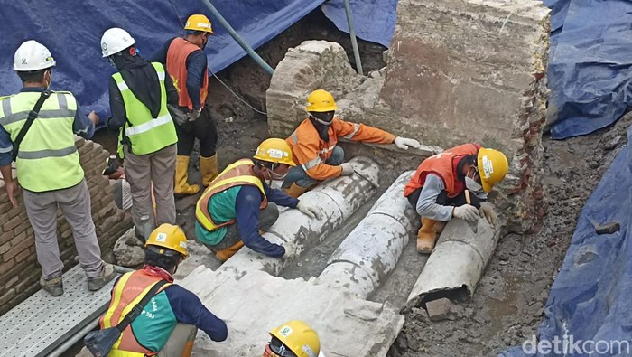 Saluran Air Kuno Abad 17 Ditemukan di Proyek MRT Glodok