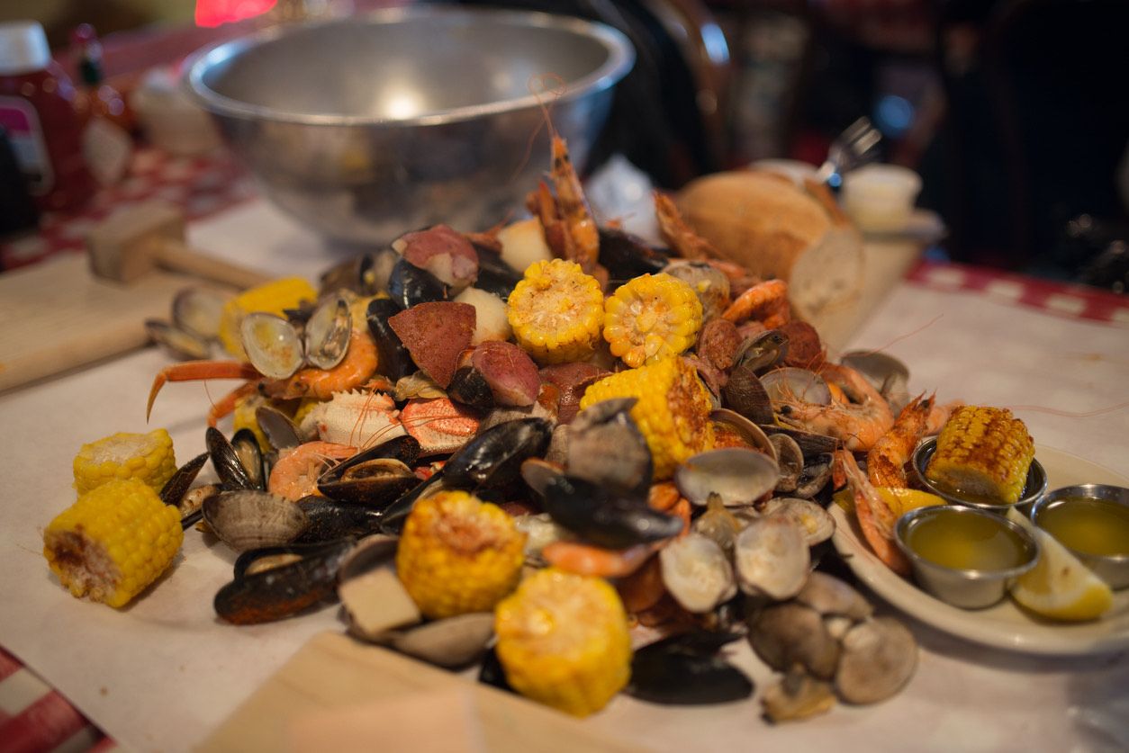 Tempat makan seafood enak