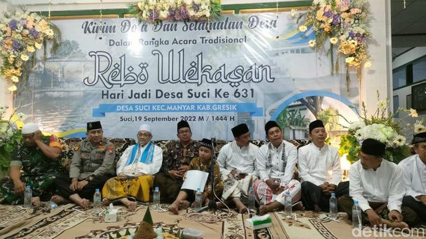 Warga Desa Suci, Kecamatan Manyar menggelar tradisi Rebo Wekasan. Tradisi ini turun-temurun sejak zaman Sunan Giri.