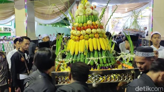 Warga Desa Suci, Kecamatan Manyar menggelar tradisi Rebo Wekasan. Tradisi ini turun-temurun sejak zaman Sunan Giri.