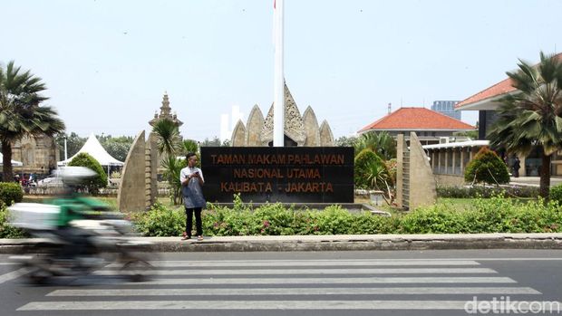 Sejarah Taman Makam Pahlawan Kalibata dikenal sebagai lokasi peristirahatan terakhir para pahlawan maupun tokoh-tokoh penting di Indonesia. Ini ulasannya.