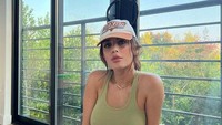 Bahkan, Adam Levine minta izin anak ketiganya diberi nama Sumner. Foto: (dok. Instagram @sumnerstroh)