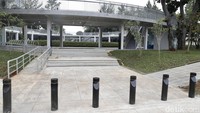 Taman ini memiliki empat ruangan yang berbentuk melingkar mengelilingi area Plaza Kabaresi. Untuk saat ini, baru satu ruangan saja yang sudah rampung. Tiga lainnya masih dalam proses pengisian.