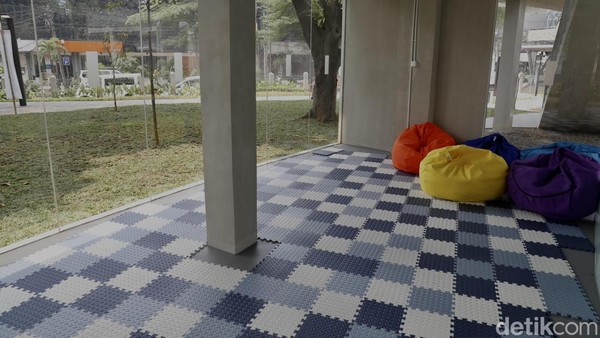 Taman Martha Christina Tiahahu dulunya kumuh. Namun, kini telah berubah jadi taman cantik yang wajib dikunjungi. Terutama, bagi mereka yang senang membaca buku. Taman Martha Christina Tiahahu dulunya kumuh. Namun, kini telah berubah jadi taman cantik yang wajib dikunjungi. Terutama, bagi mereka yang senang membaca buku.