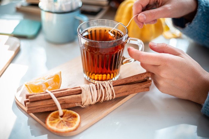Sakit Tenggorokan? Coba Atasi dengan Minum 5 Teh Enak Ini