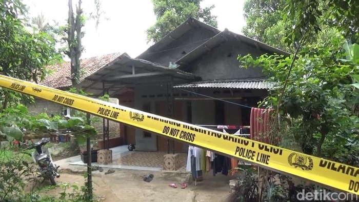 TKP Anak Bacok Ibu di Purwakarta