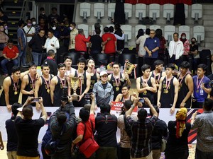 UPH dan Esa Unggul Juara Turnamen Basket Antaruniversitas