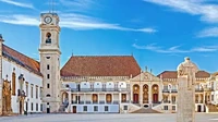9. University of Coimbra, PortugalMeskipun awalnya didirikan di ibu kota Portugis pada tahun 1290, Universitas Coimbra kemudian direlokasi beberapa kali oleh raja yang memerintah dan berakhir di Coimbra. Atau pusat kota terbesar ketiga di negara itu dan rumah bagi banyak orang Romawi.Selama beberapa dekade, tepatnya di abad ke-18, University of Coimbra adalah satu-satunya universitas yang beroperasi di Portugal. Pada tahun 2013, kampus dengan peringkat dunia ke-438 ini bahkan didaftarkan menjadi salah satu Daftar Warisan Dunia UNESCO. (Foto: Top Universities)
