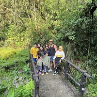 Ganti suasana baru, Wulan Guritno dan kekasihnya, Sabda Ahessa memilih untuk berlibur ke desa. Momen kebersamaan keduanya selama liburan pun dibagikan ke media sosial masing-masing. Foto: Instagram/@shantywsh