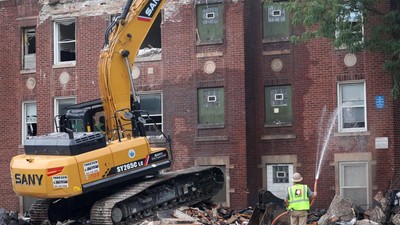 Apartemen Chicago Runtuh Akibat Ledakan, 8 Orang Terluka