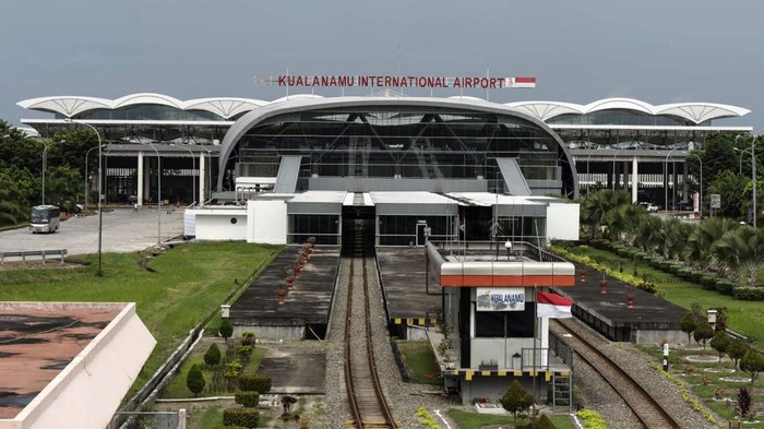PT Angkasa Pura II melalui anak usaha yakni PT Angkasa Pura Aviasi bersama sejumlah maskapai segera menjadikan Bandara Kualanamu sebagai hub internasional.