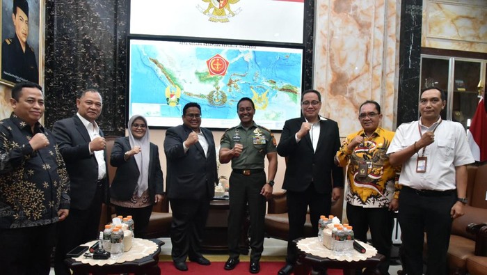 Badan Pengawas Pemilu (Bawaslu) bertemu dengan Panglima TNI Jenderal Andika Perkasa. Pertemuan itu membahas pengawasan daftar pemilih tetap (DPT) hingga pelanggaran netralitas TNI.