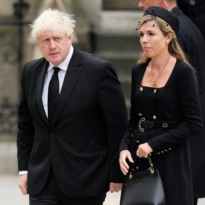 Istri Mantan PM Inggris Sewa Baju Rp 100 Ribuan ke Pemakaman Ratu Elizabeth