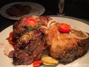 Di Wagyu Beefriday Bisa Makan Steak hingga Nasi Goreng Wagyu Sepuasnya!