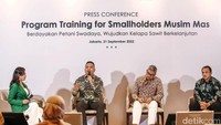 Diskusi dihadiri oleh Manager of Independent Smallholders Musim Mas Rudman Simanjuntak, Director of Sustainability Musim Mas Olivier Tichit, Acting Head of Smallholder Programme Roundtable on Sustainable Palm Oil (RSPO) Guntur Cahyo Prabowo, dan Ketua Asosiasi Pekebun Swadaya Kelapa Sawit Labuhanbatu Sumatera Utara Syahrianto.
