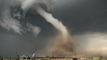 Tornado di Mccook Nebraska. Foto: Reddit via Boredpanda