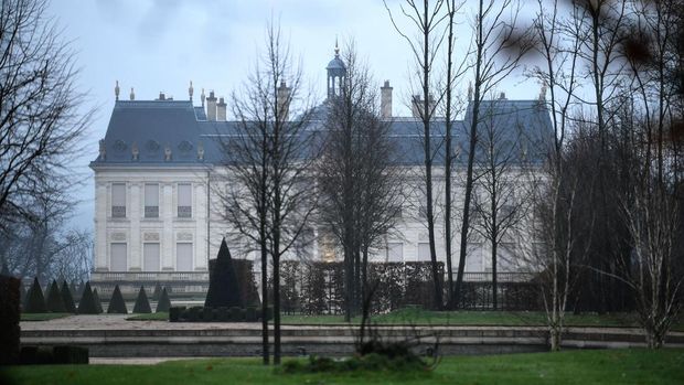 Gambar ini diambil pada 22 Desember 2017 menunjukkan Chateau Louis XIV di Louveciennes. Putra Mahkota Saudi Mohammed bin Salman telah terungkap sebagai pemilik istana Prancis yang digambarkan sebagai rumah termahal di dunia, menurut sebuah laporan di New York Times. (AFP via Getty Images/STEPHANE DE SAKUTIN)