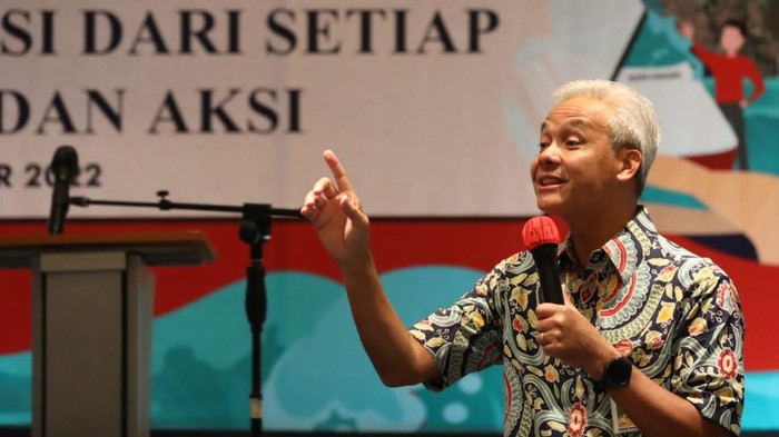 Ganjar saat menjadi pembicara dalam Dialog Kebijakan: Masa Depan Pekalongan Konsekuensi dari Setiap Kebijakan dan Aksi yang dilaksanakan di Arrus Hotel, Semarang pada Rabu (21/9).