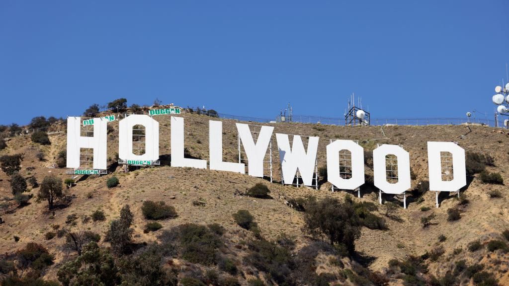 Markah Hollywood Dicat Ulang Menjelang Hari Jadi ke-100